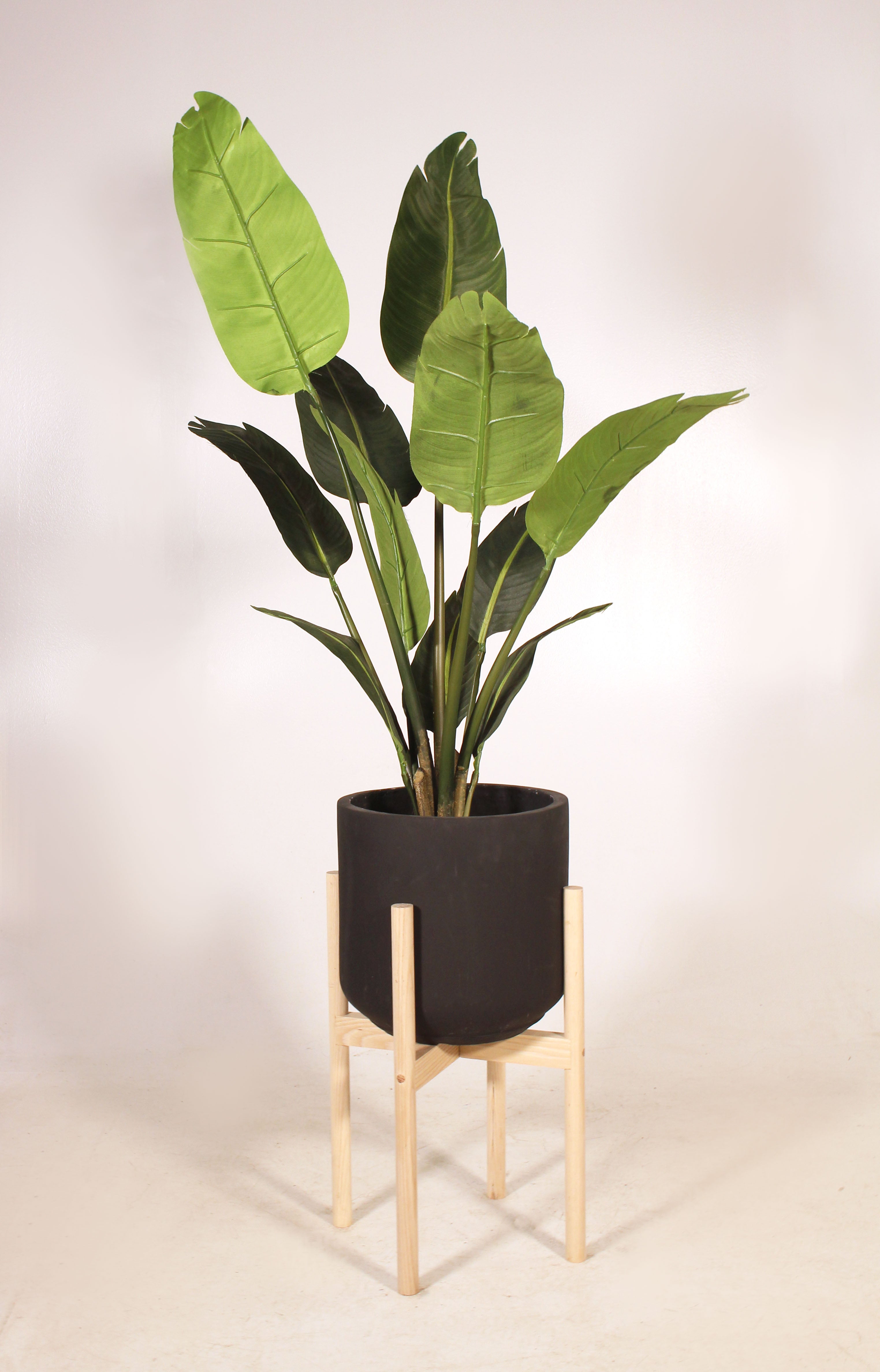 woodies plant pots 10" Clay Planter with Wood Stand Black / Natural